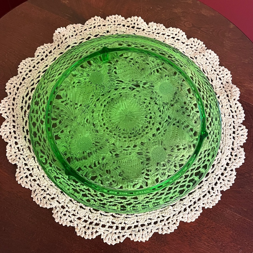 Vintage Jeanette sunflower cake plate - Picture 3 of 7
